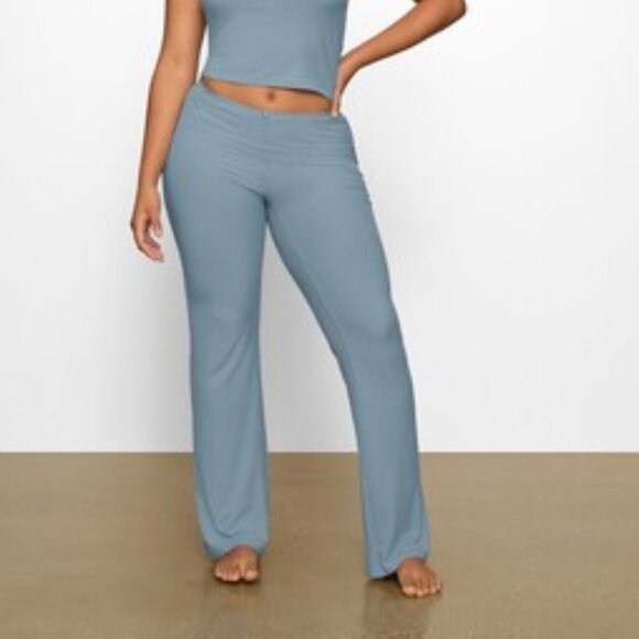 SKIMS Soft Lounge Lace Pant - Artic 4X